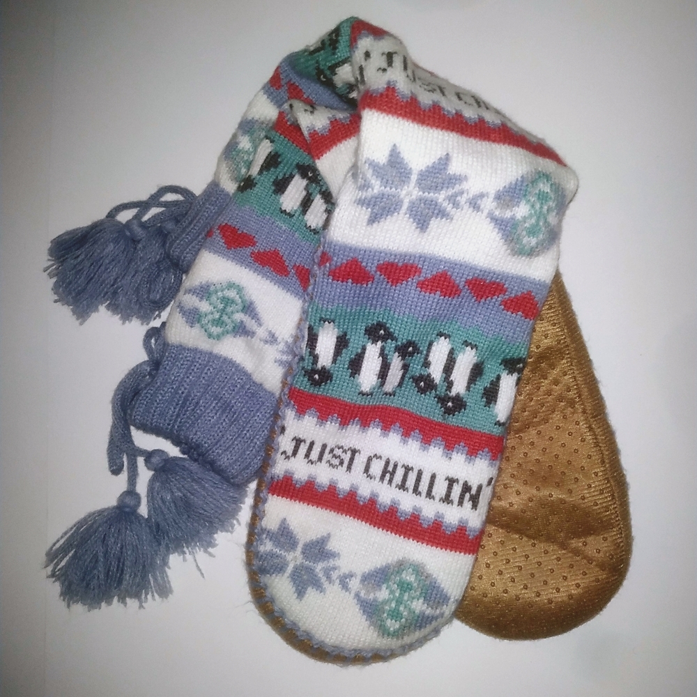 EUC Muk Luks knit sock slippers
